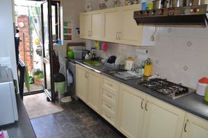 Kitchen- click for photo gallery